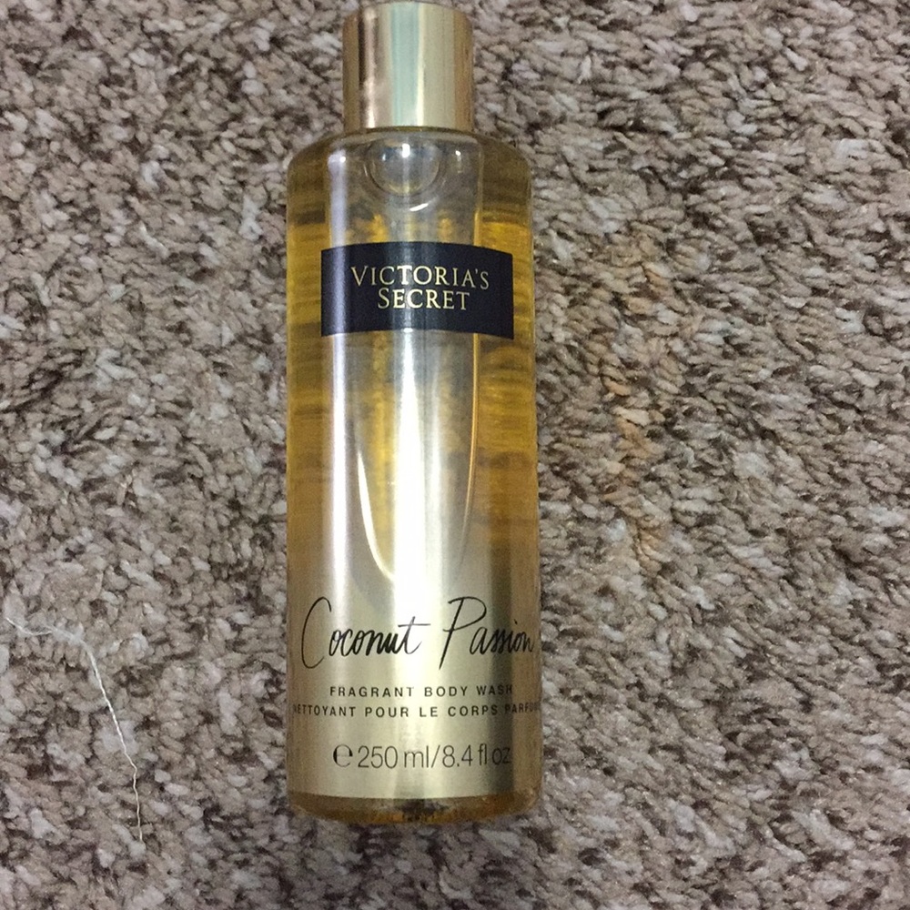 Victoria secret body wash (never been used)